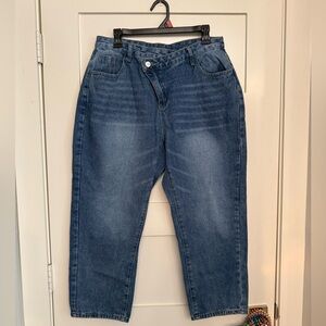 SHEIN Crossover Jeans
